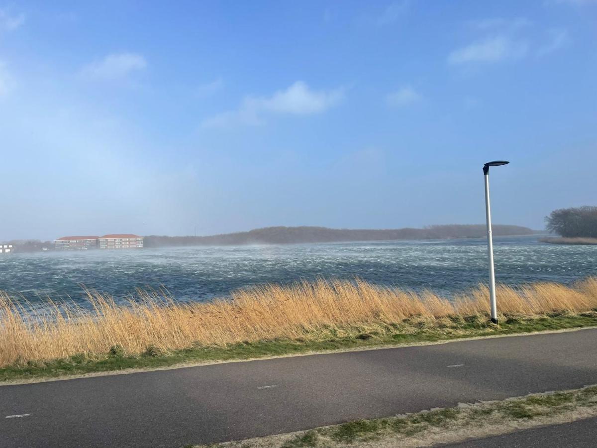 Vakantiewoning 100M Van Het Strand Met 1 Slaapkamer Весткапелле Экстерьер фото