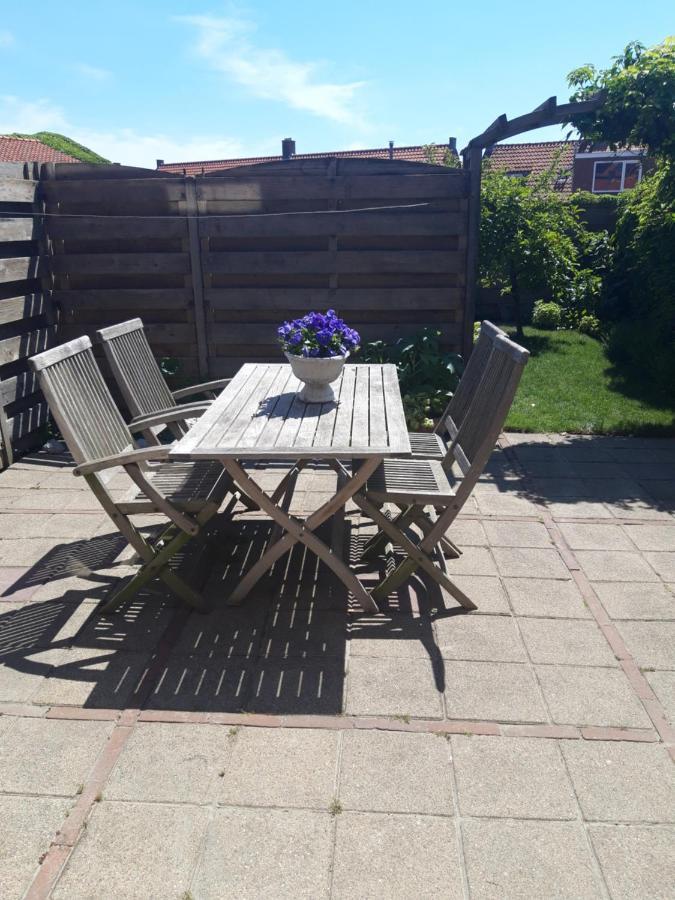 Vakantiewoning 100M Van Het Strand Met 1 Slaapkamer Весткапелле Экстерьер фото